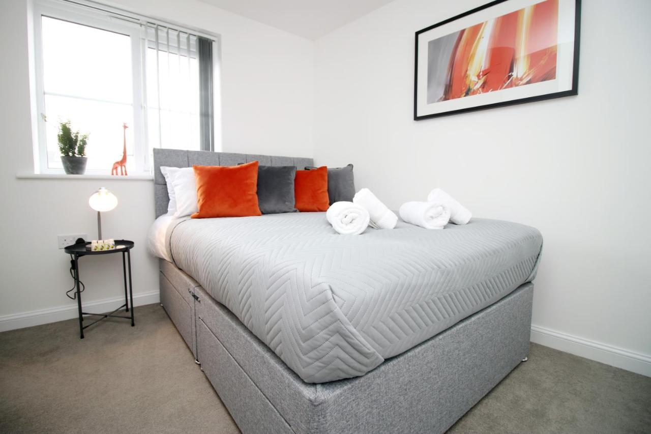 No 43 Stadium Views By Ssw - 2Br, Parking, Sleeps 4, 3Min Walk To Stadium, 10Min Drive To City Centre, Marina And Close To M4 Morriston Exterior photo