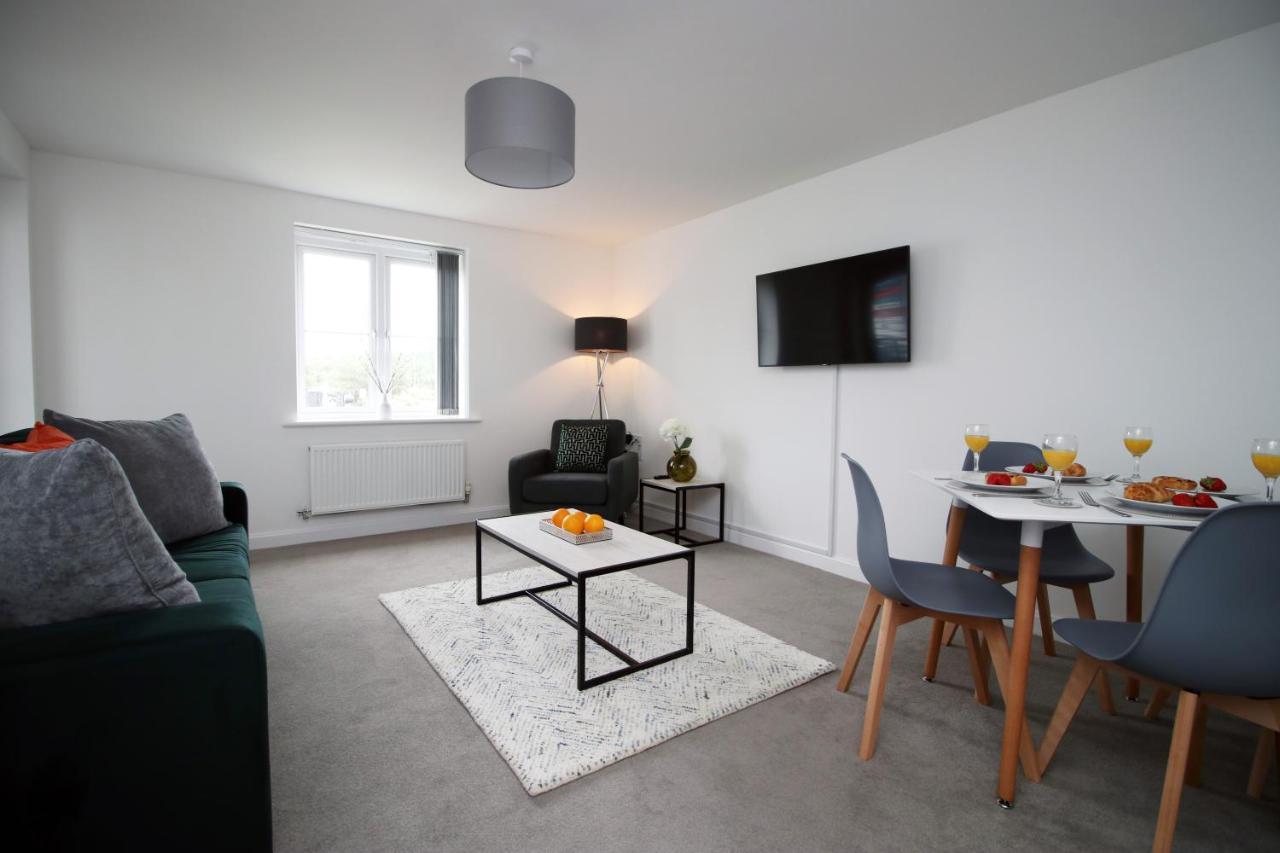 No 43 Stadium Views By Ssw - 2Br, Parking, Sleeps 4, 3Min Walk To Stadium, 10Min Drive To City Centre, Marina And Close To M4 Morriston Exterior photo
