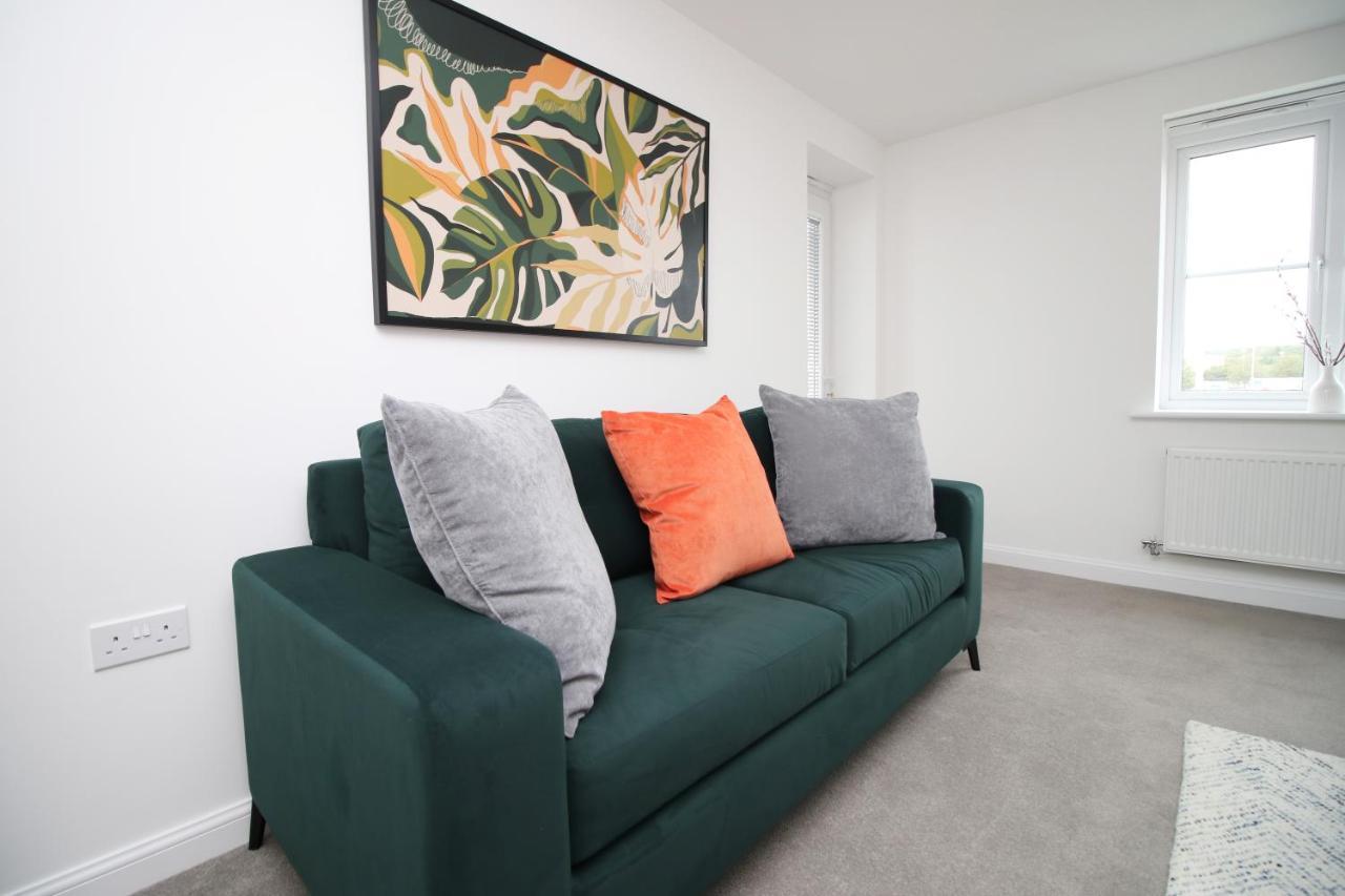 No 43 Stadium Views By Ssw - 2Br, Parking, Sleeps 4, 3Min Walk To Stadium, 10Min Drive To City Centre, Marina And Close To M4 Morriston Exterior photo