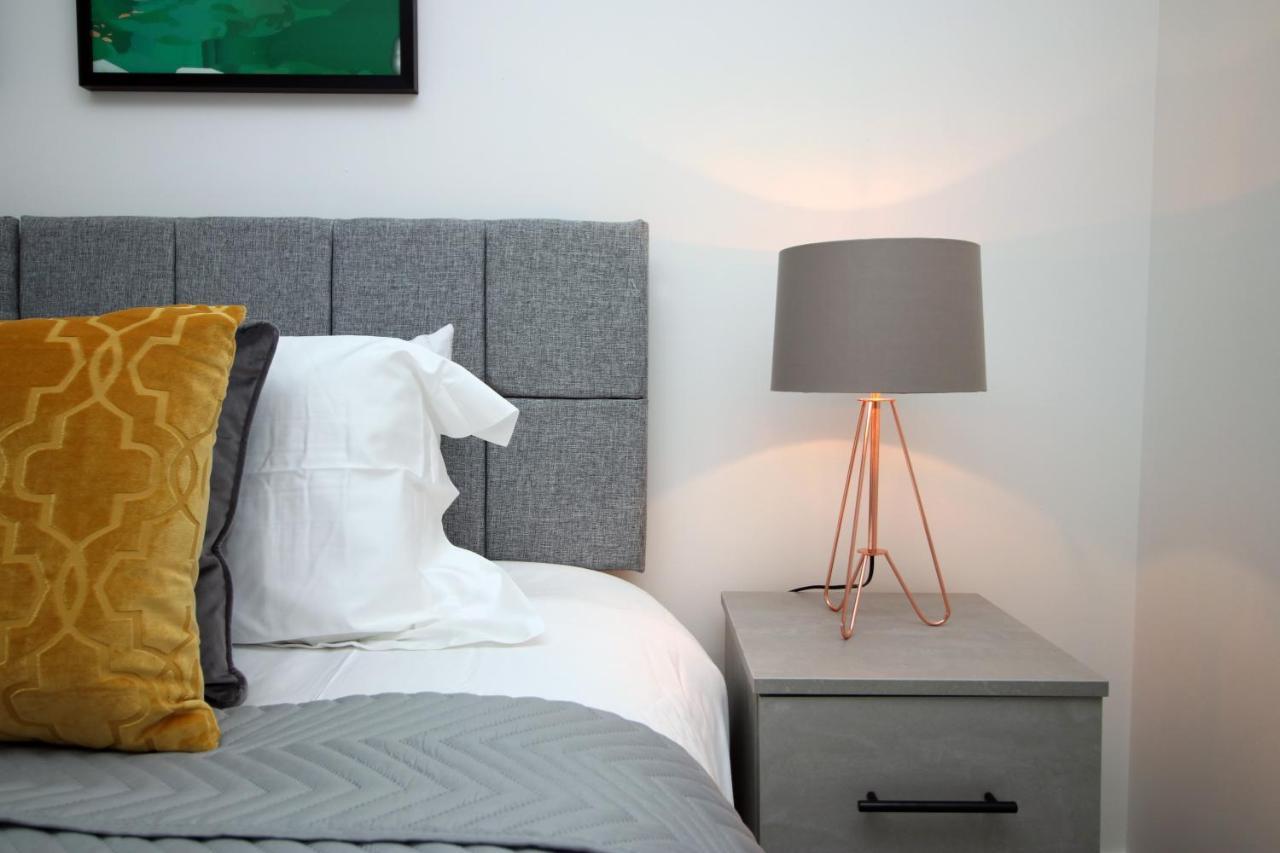 No 43 Stadium Views By Ssw - 2Br, Parking, Sleeps 4, 3Min Walk To Stadium, 10Min Drive To City Centre, Marina And Close To M4 Morriston Exterior photo