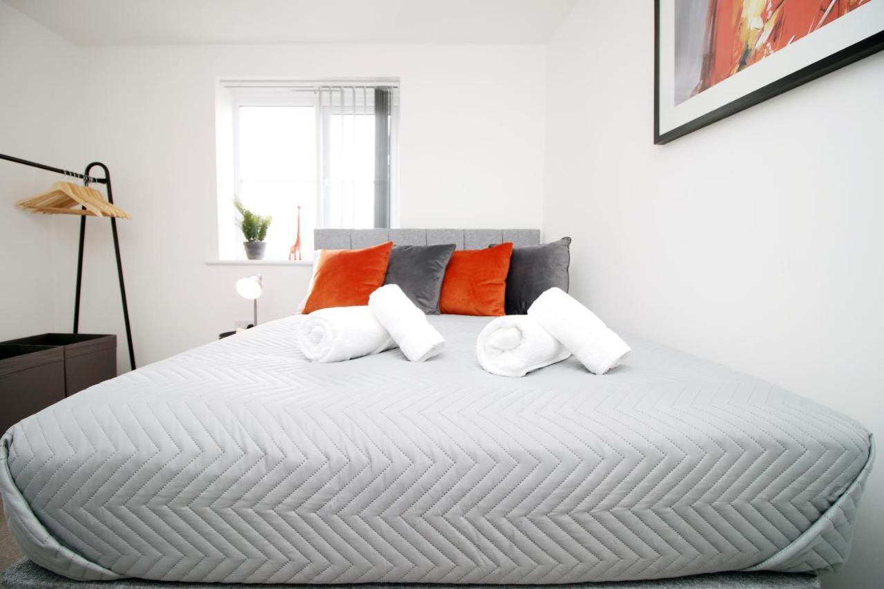 No 43 Stadium Views By Ssw - 2Br, Parking, Sleeps 4, 3Min Walk To Stadium, 10Min Drive To City Centre, Marina And Close To M4 Morriston Exterior photo